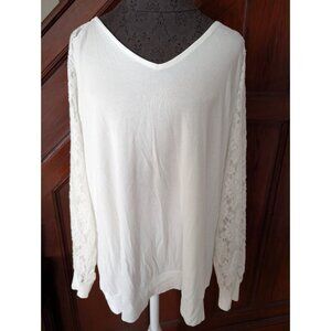 Torrid White V-Neck Top With Lace Sleeves Size 3 3x Womens Plus Size